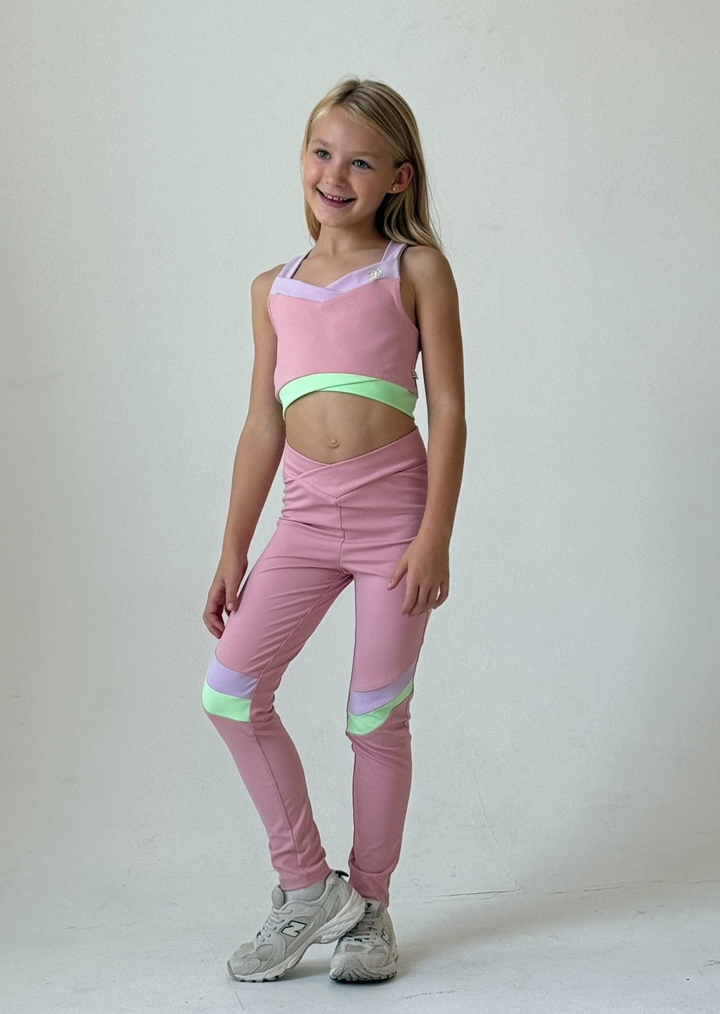 D by Dolly Pastel Pink Leggings Set the latest girls gym wear and active leisure range for young girls and teenagers, for sports and leisure, gym wear design for kids.