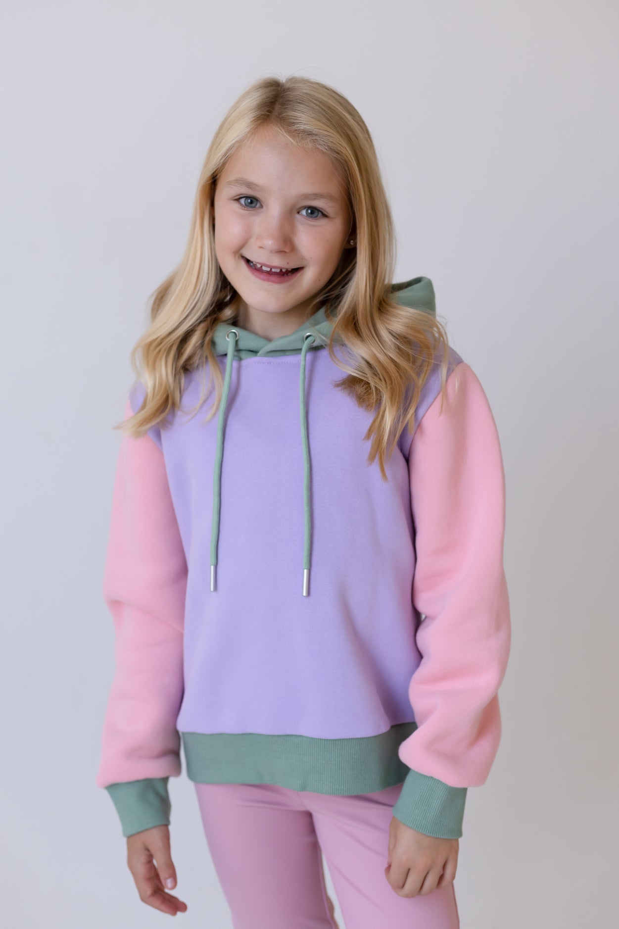 D by Dolly Pastel Lilac Long Jumper the latest girls gym wear and active leisure range for young girls and teenagers, for sports and leisure, gym wear design for kids.